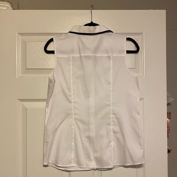 Calvin Klein button-up tank top - Picture 2 of 4